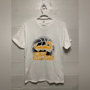 Large Gildan white graphic tee